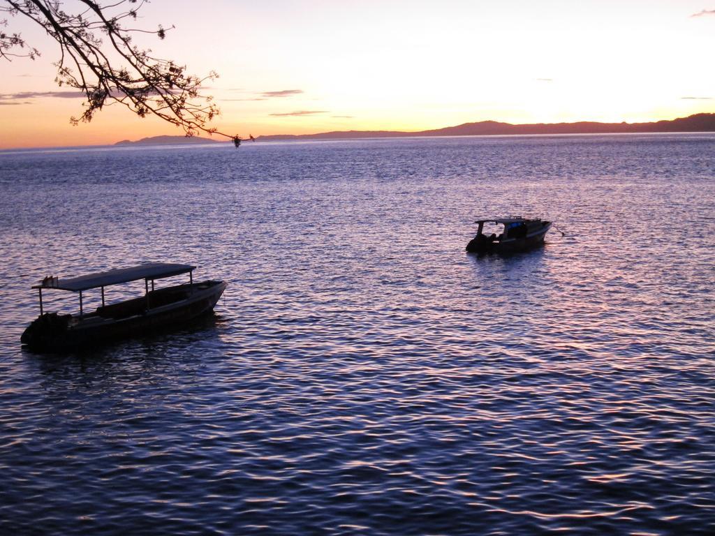 Raja Laut Dive Resort Bunaken Exterior foto