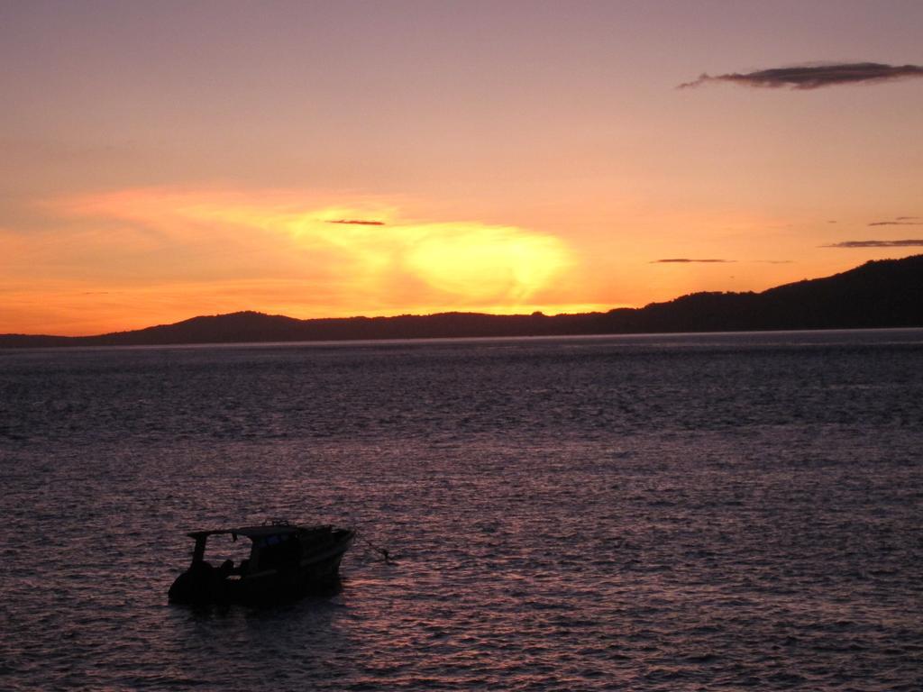 Raja Laut Dive Resort Bunaken Exterior foto
