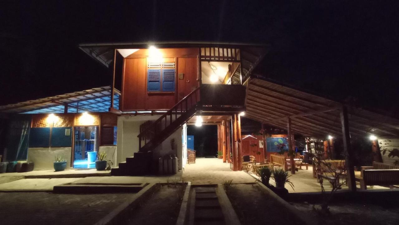 Raja Laut Dive Resort Bunaken Exterior foto