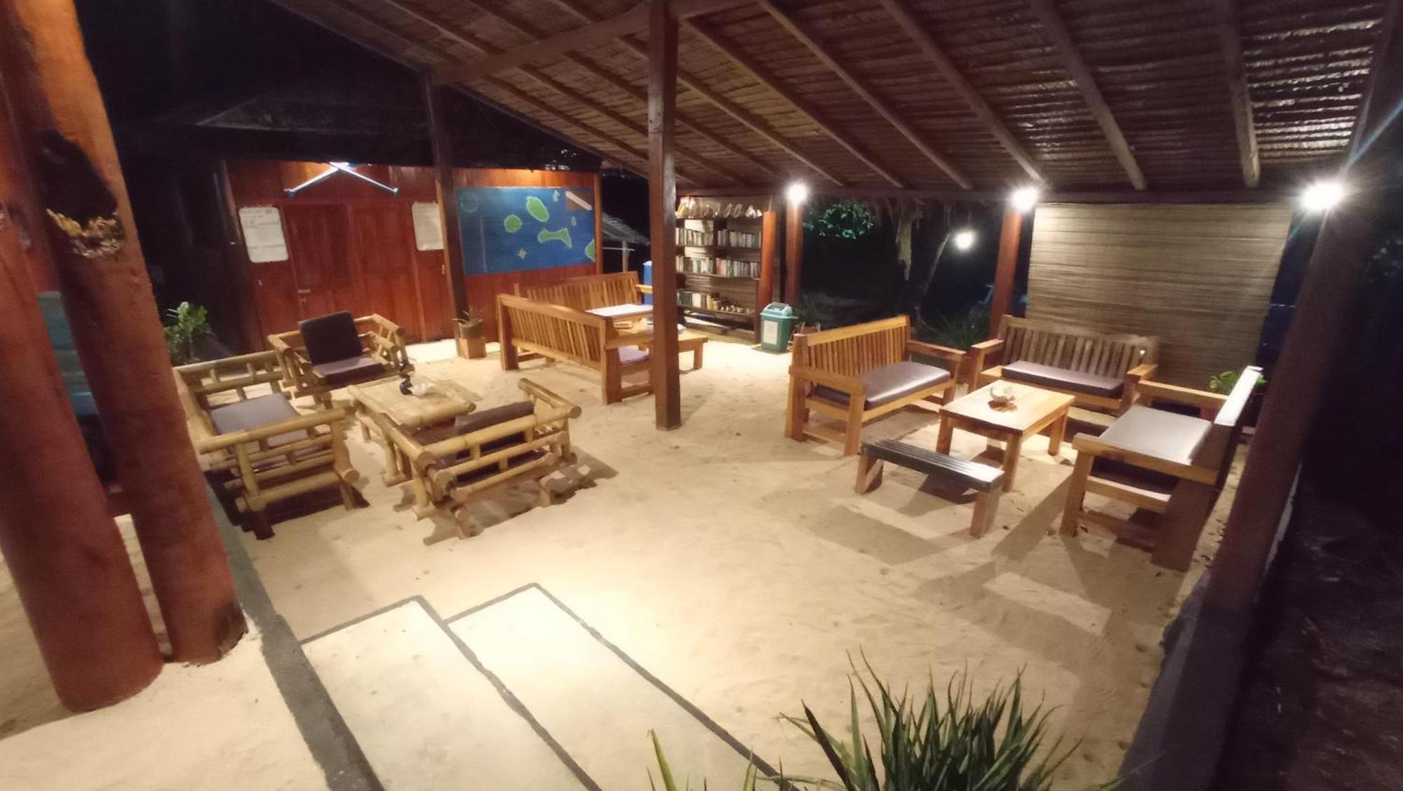 Raja Laut Dive Resort Bunaken Exterior foto