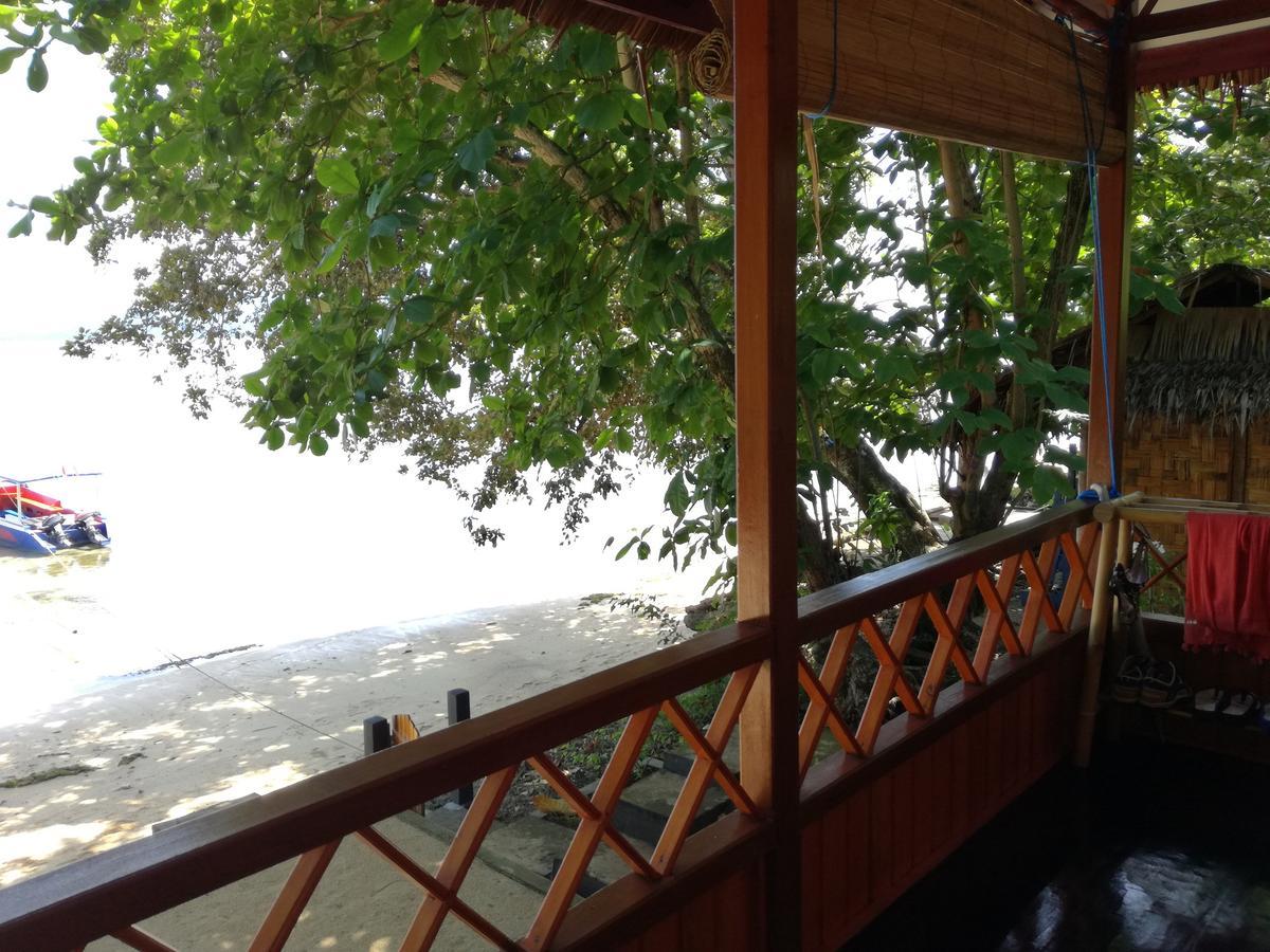 Raja Laut Dive Resort Bunaken Zimmer foto